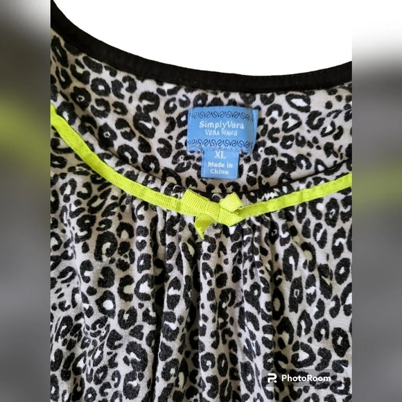 💕Simply Vera animal print top - Picture 3 of 3